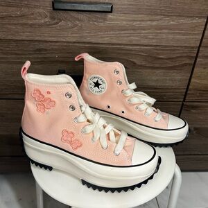 CONVERSE - Run Star Hike Platform 3D Flowers